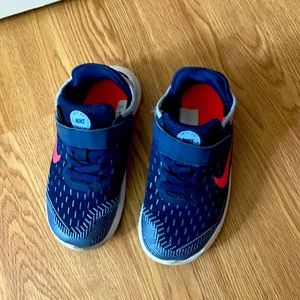 Nike sneaker 11c